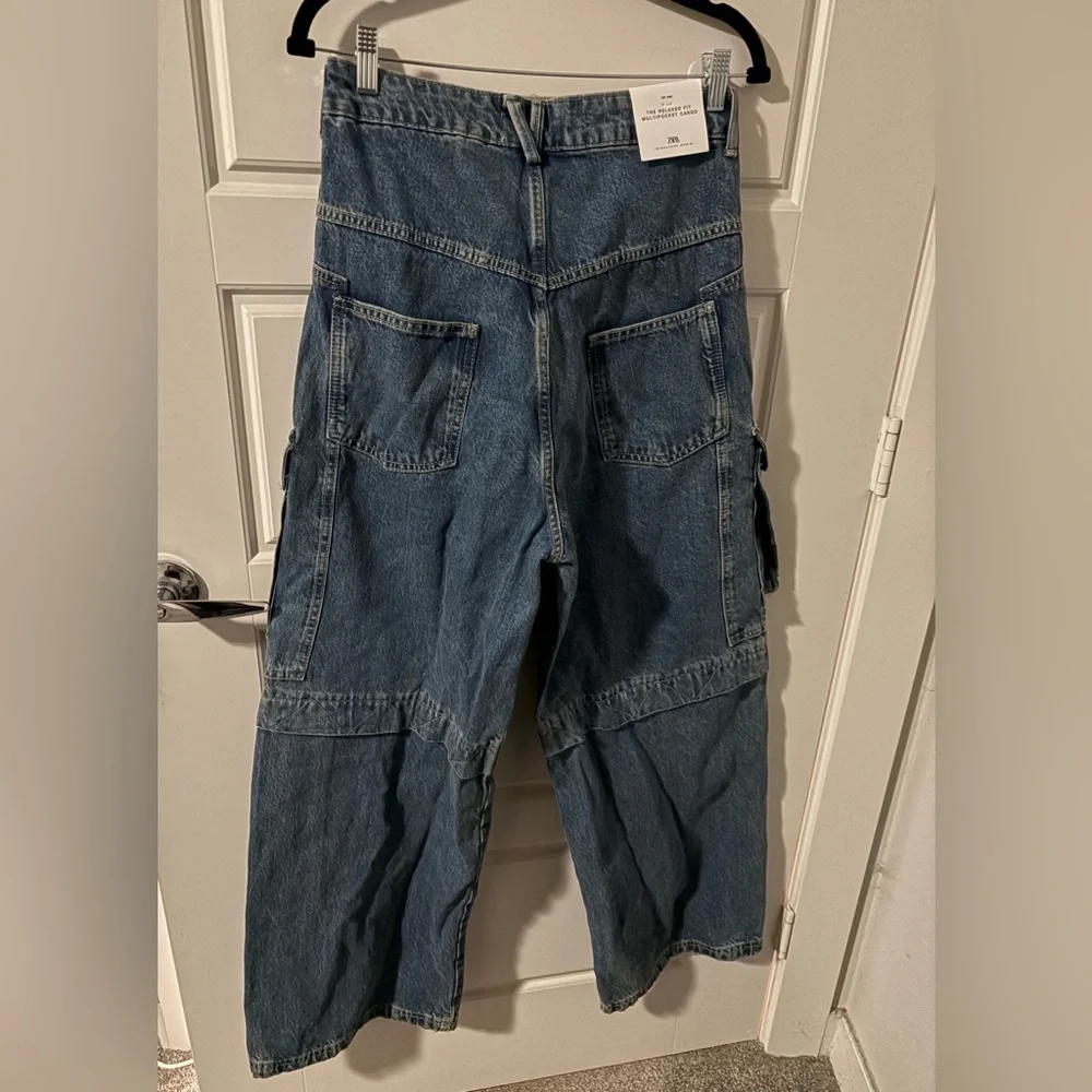 Zara The Relaxed Fit Multipocket Cargo - Picture 2 of 2